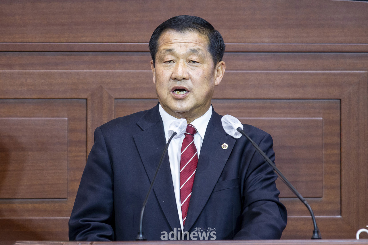 도정질문 나선 이형식도의원(예천). 사진제공 경상북도의회